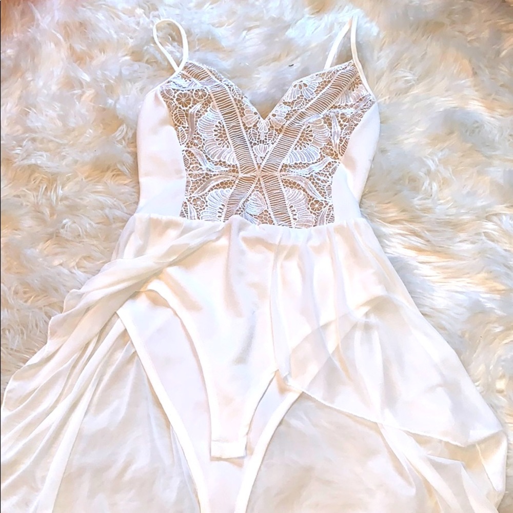 BWOT-White Crochet Bodysuit